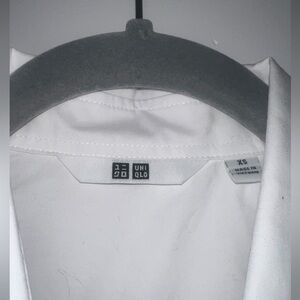 Uniqlo Men's Classic White Dress Shirt